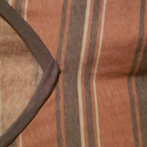 Maurices lightweight tee, excellent condition! - Picture 3 of 6